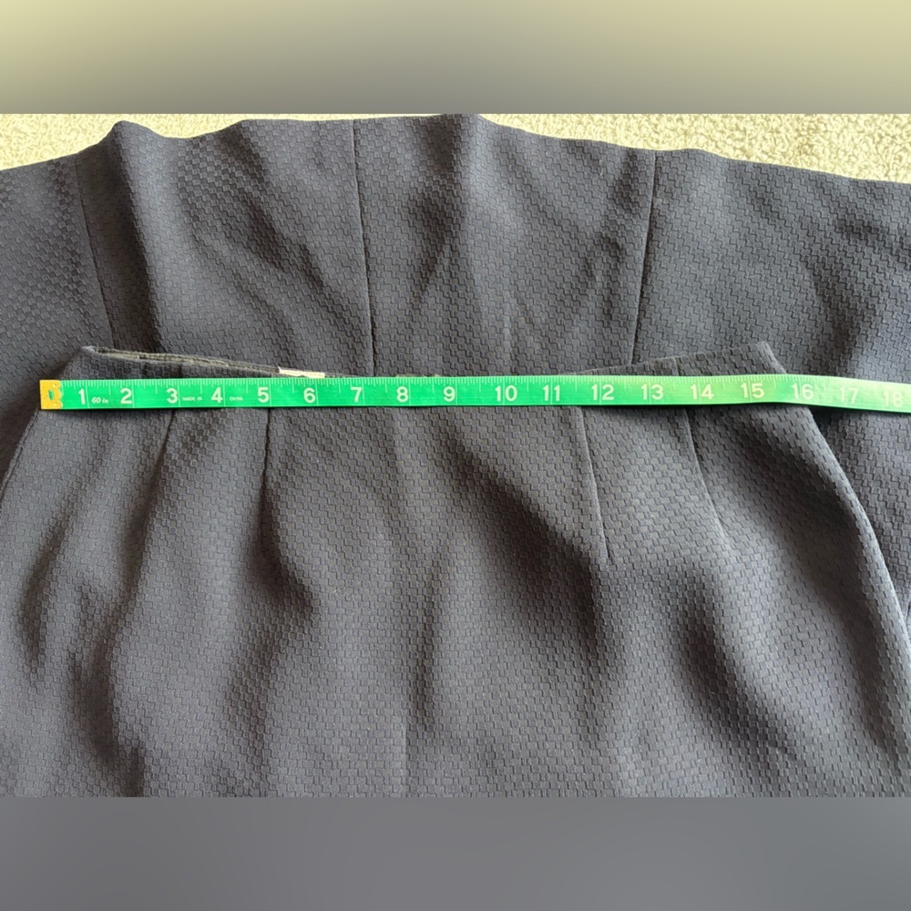 Elegant Black Women's Skirt - Picture 5 of 5